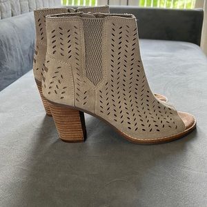 TOMS Majorca Peep toe Suede Bootie (Size 7)